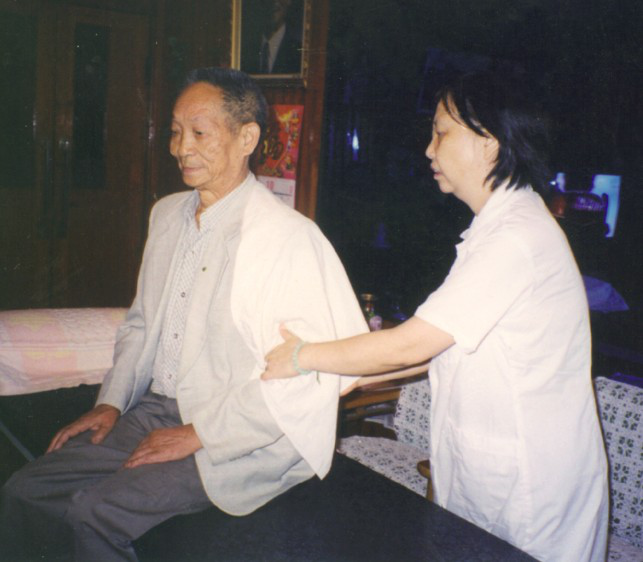 3、頤而康憑借專業(yè)技術(shù)成功治愈苦惱他袁隆平院士多年的肩周炎.png
